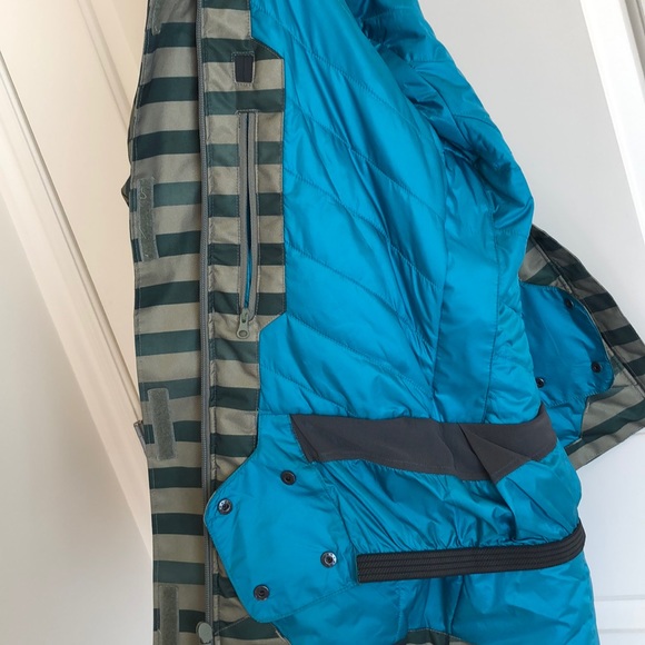 Mountain Hardwear Barnsie Insulated Jacket - Picture 7 of 7